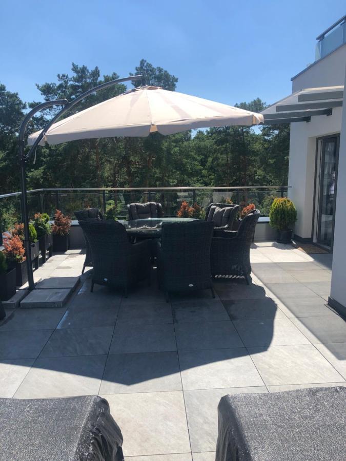 Business&living No 73: Jacuzzi Retreat With Lakeside Views *
