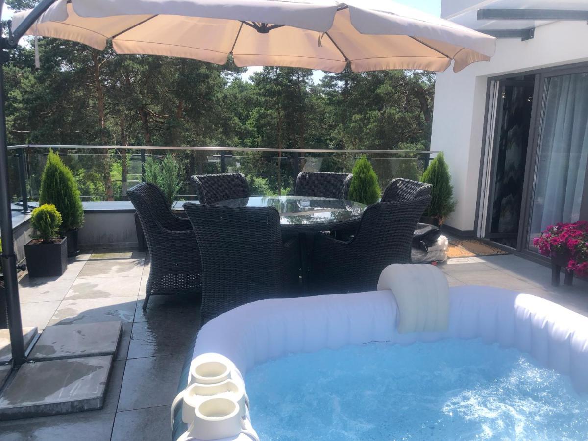 Apartment Business&living No 73: Jacuzzi Retreat With Lakeside Views *